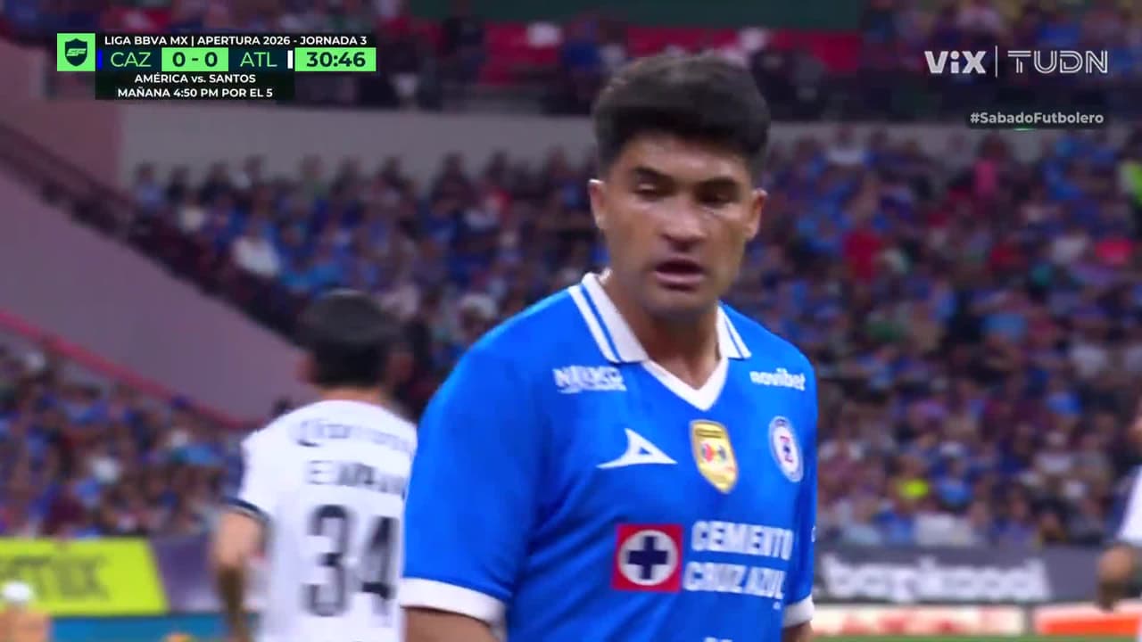 ¡No anda fino! Nico Ibáñez controló perfecto, pero la dejó al arquero