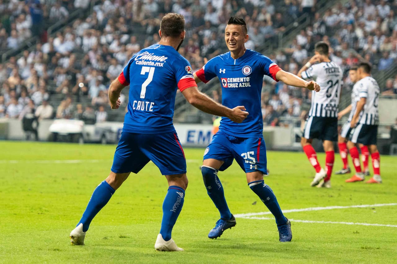 'Caute' solamente empujó la pelota a la red tras una extraordinaria jugada individual de Roberto Alvarado, quien le puso prácticamente más de medio gol a su compañero.