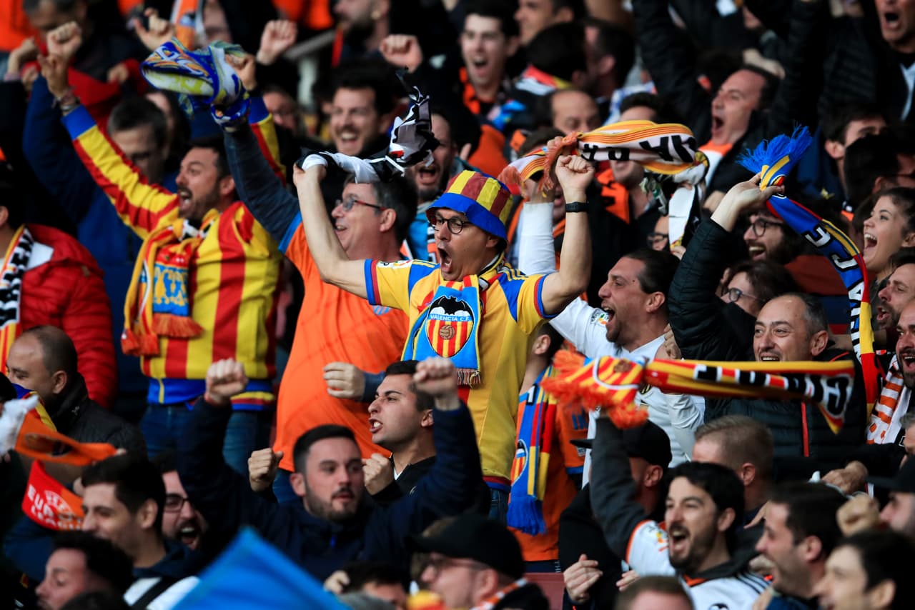 El Valencia sancionará a sus aficionados que hayan hecho saludos nazis ante el Arsenal