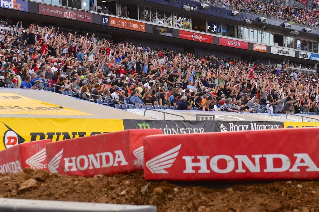 Tennessee Titans | A los Titans no se les permitiría tener fanáticos para su primer partido en casa.