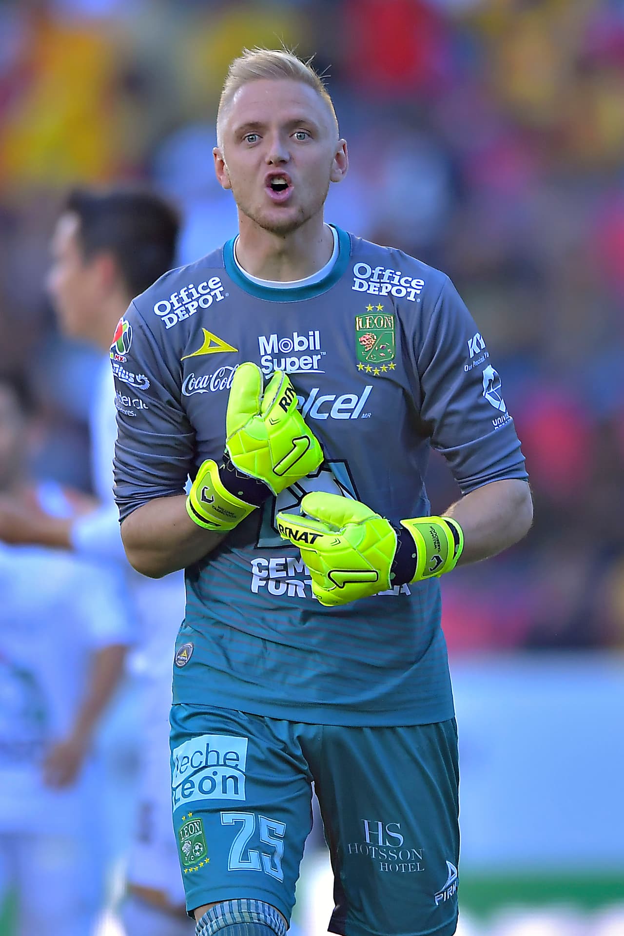 La estirada de Yarbrough fue muy buena y cerca quedó de alcanzar el balón. Sin duda el portero de León ha sido un factor clave en el buen paso del equipo.