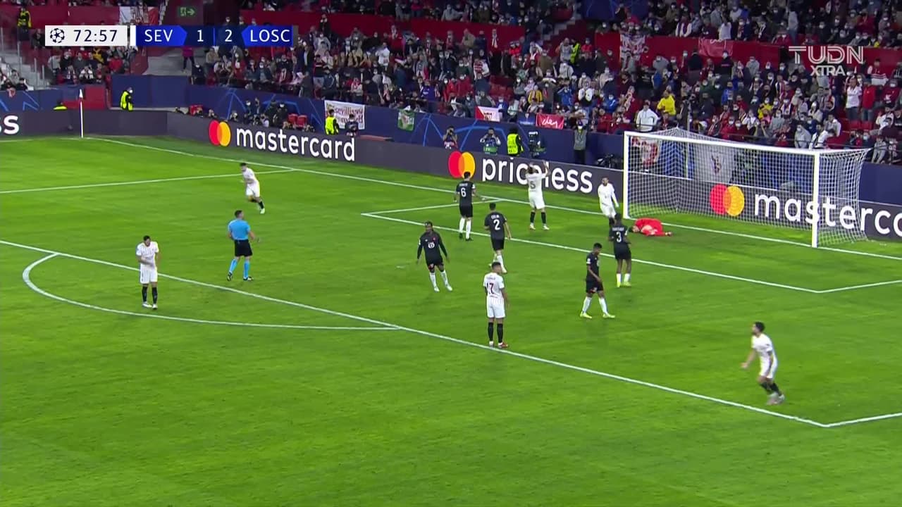 ¡TIRO ATAJADO! disparo por Erik Lamela.