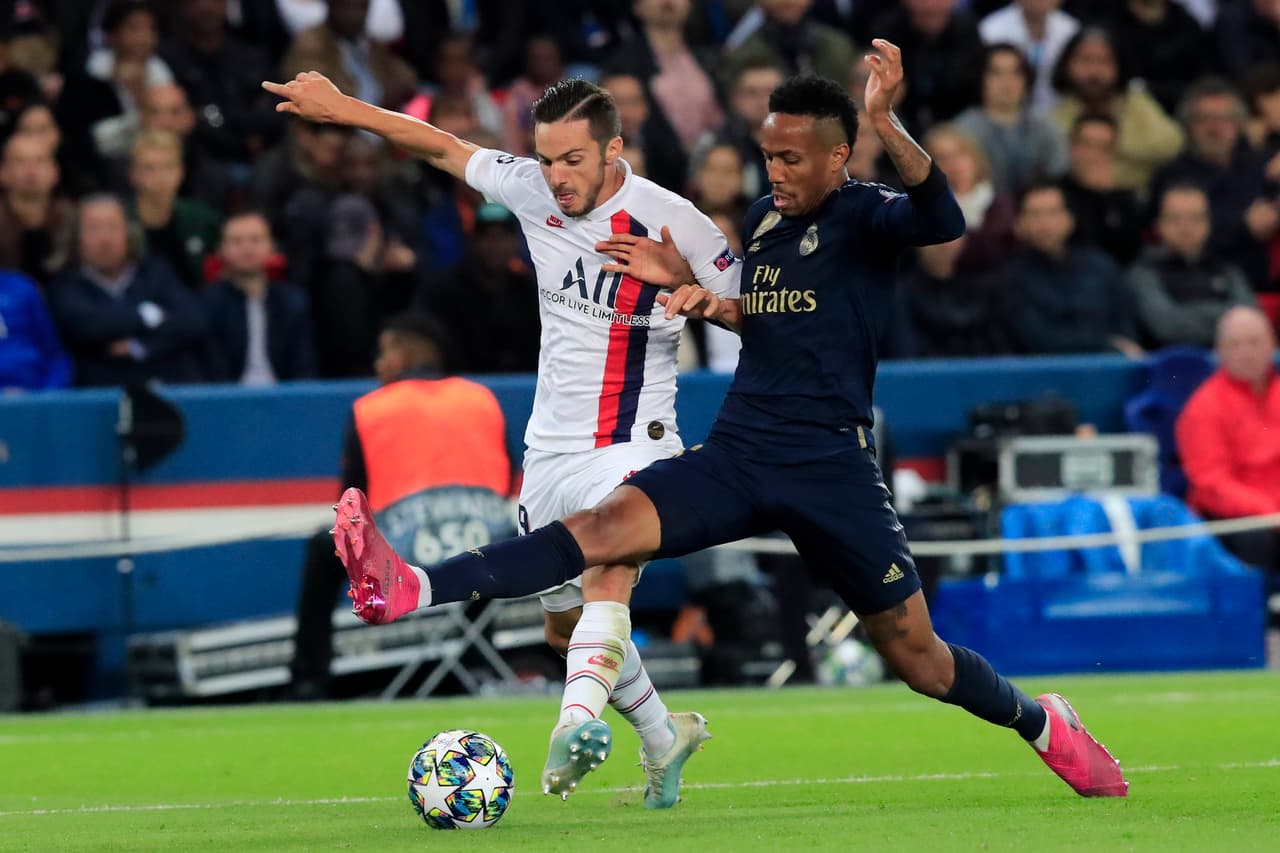 Ambas escuadras se han enfrentado en nueve ocasiones y el Real Madrid se ha llevado cuatro victorias, París solamente ha ganado en tres ocasiones, sin embargo el PSG ha anotado 12 goles, mientras que Madrid sólo 11.