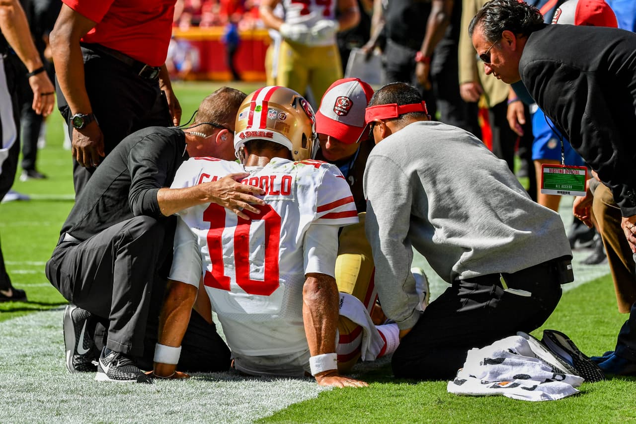 Jimmy Garoppolo se somete a cirugía de rodilla