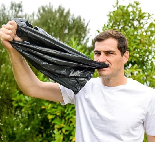 El tema se viralizó hasta llegar al arquero español Íker Casillas que tuvo en uno de sus retos a David Villa.