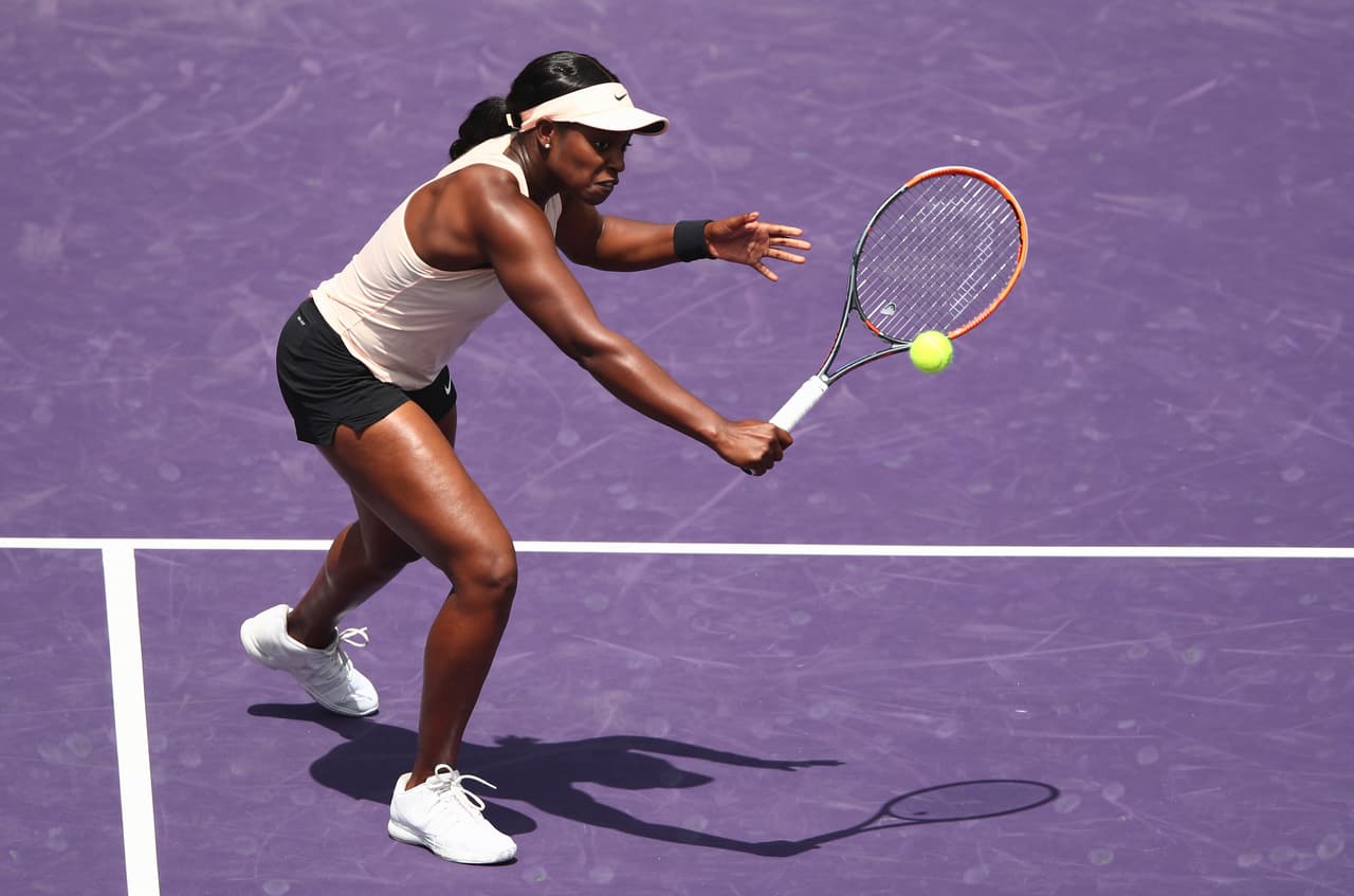 La estadounidense Sloane Stephens, de 25 años, ha sorprendido en Miami Open y su parecido físico con Serena Williams ha llamado la atención por su potencia y agresividad.