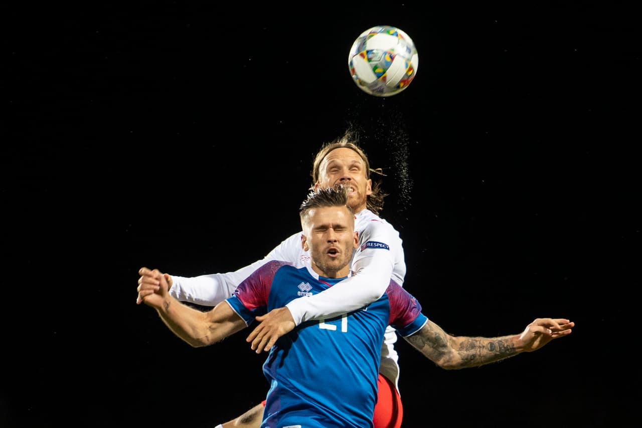 Con más desesperación que orden y creatividad, Islandia buscaba a como diera lugar un gol para intentar regresar en el partido aunque los minutos pasaban y pasaban.