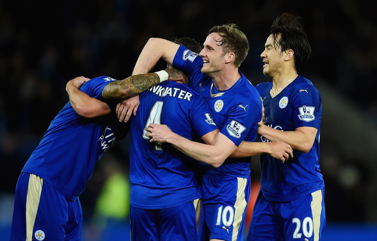 El inicio de marzo también fue clave para el título del Leicester pues justo cuando los ‘Spurs’ se ubicaban a solo dos puntos de los ‘Foxes’, el West Ham le pegó al Tottenham y el equipo de Claudio Ranieri rescató un esencial punto ante West Brom con goles de Drinkwater y Andy King.