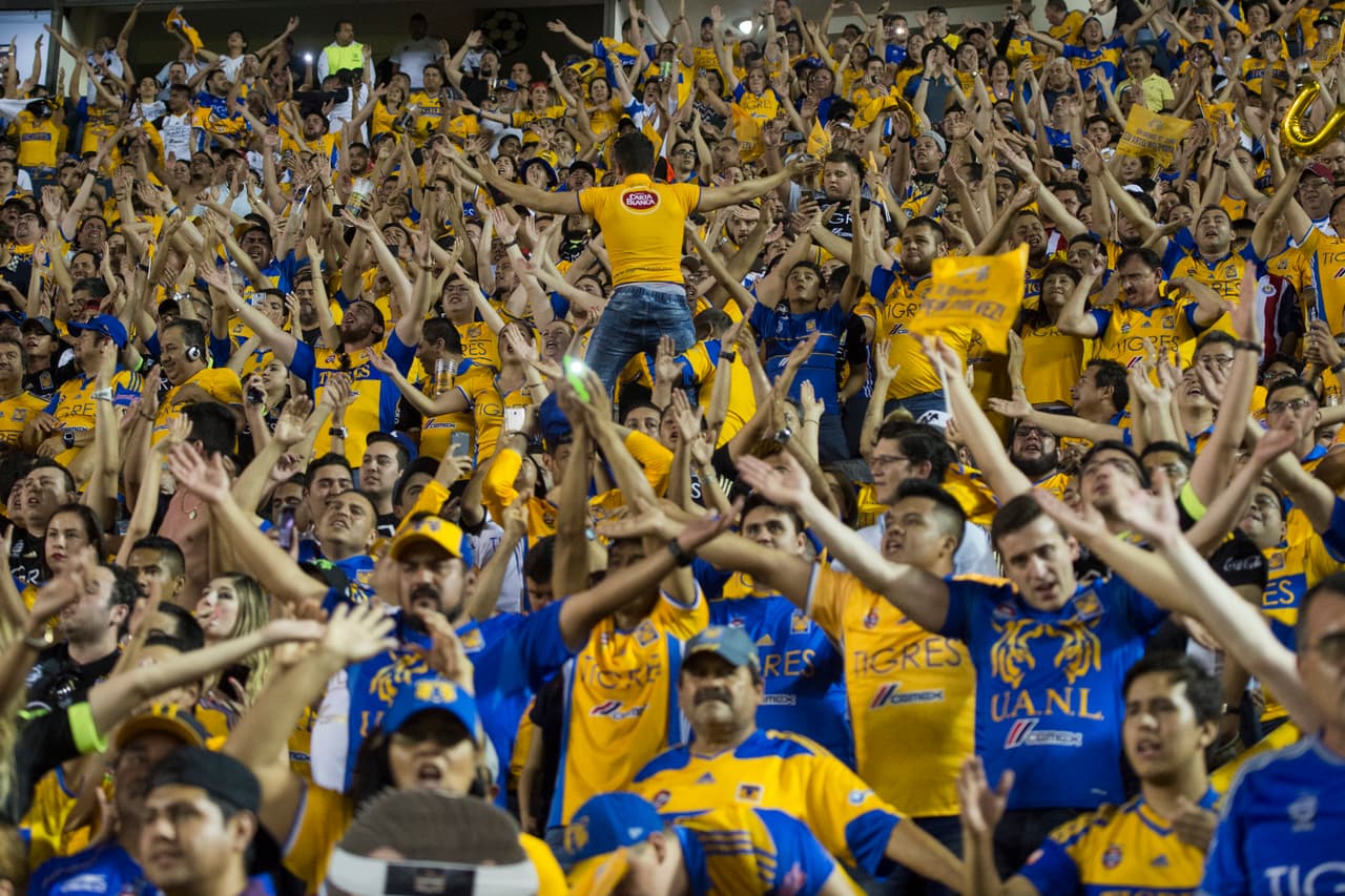 Todos los asistentes al 'Volcán' celebraron a rabiar los goles de Gignac, que ya son costumbre en etapas definitivas de la Liga MX.