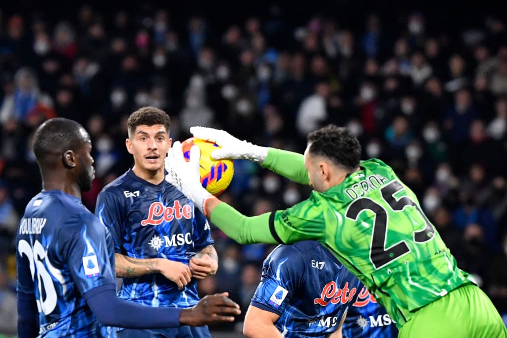 Napoli no logra aguantar la ventaja frente al Inter y terminan empatando 1-1 en el Estadio Diego Armando Maradona.