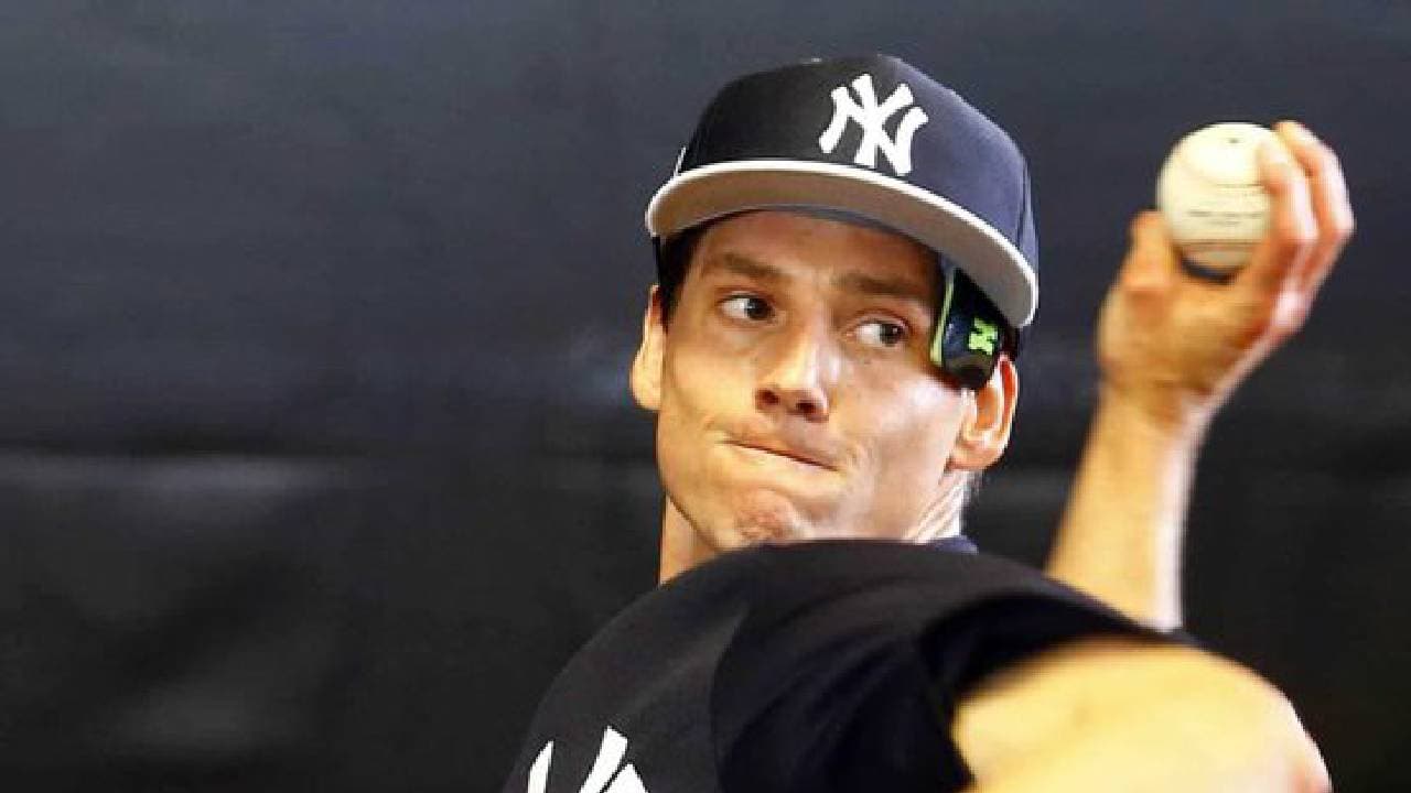 ¡Aplausos! Farquhar lanzó juego simulado tras hemorragia cerebral