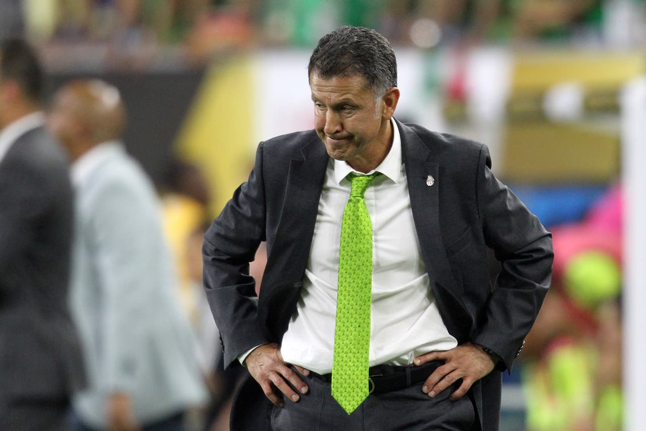 Todo el entorno futbolístico señala al colombiano como el culpable de la goleada, pero los hombres de peso del Tricolor pasaron de noche ante Chile, incluso en medio de la goleada estos elementos no fungieron como líderes y lo peor es que no vieron cómo frenar a los chilenos.