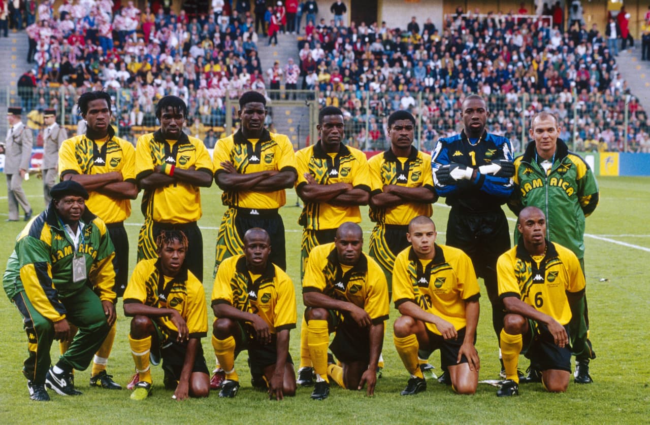 <b>5. Jamaica (Francia 1998) - </b>Aunque los visos de las tribus locales parecían una buena idea, quedaron muy mal plasmados en este uniforme. No se ven nada bien.