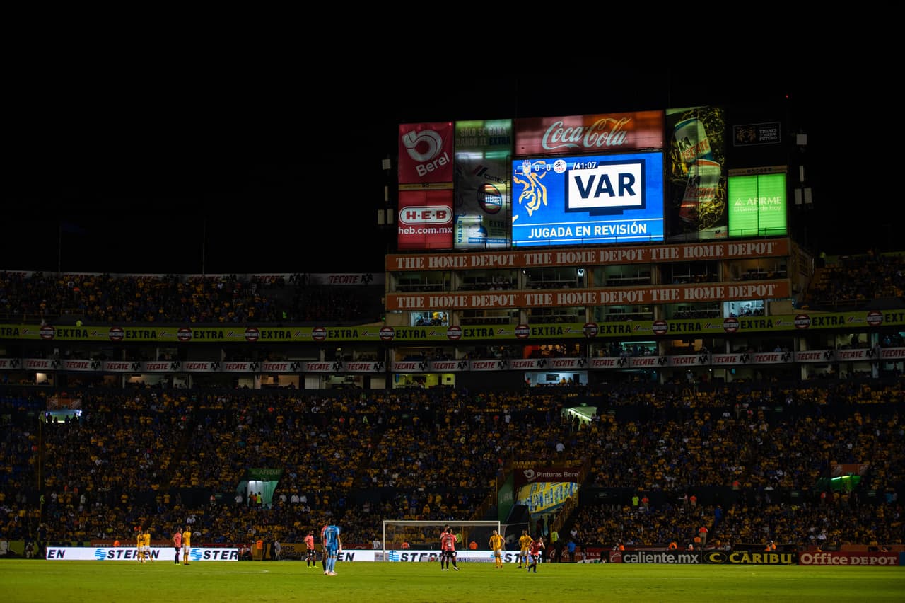 En ambas anotaciones de los Licántropos se recurrió al VAR.