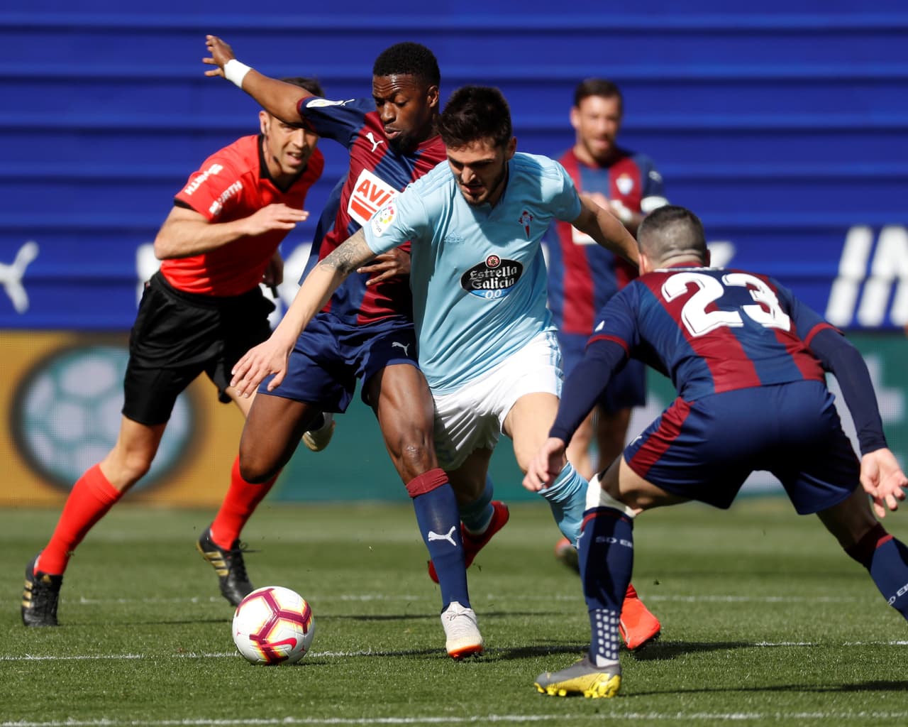 Sin embargo, Celta de Vigo, con el mexicano Néstor Araujo en el juego durante todo el partido, se fue perdedor contra Eibar en la Jornada 26 de la Liga de España.