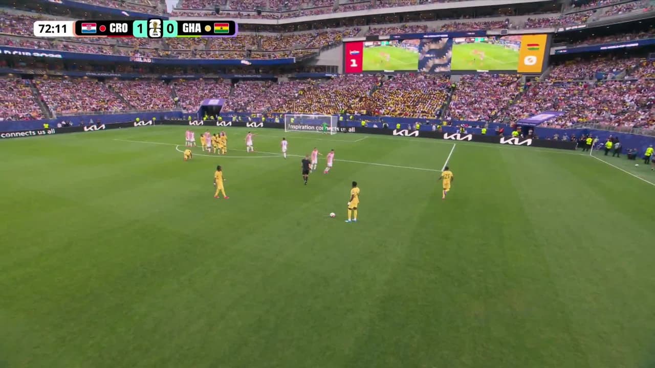 ¡GOL!  anota para Ghana. Derrick Luckassen