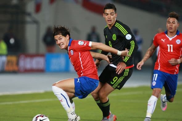 9.- Raúl Jiménez " El delantero mexicano volvió a mostrar nivel de selección. Con recortes e intentos por velocidad complicó en algunas ocasiones a los defensas chilenos, le faltó contundencia para redondear su actuación. Calificación: 7.