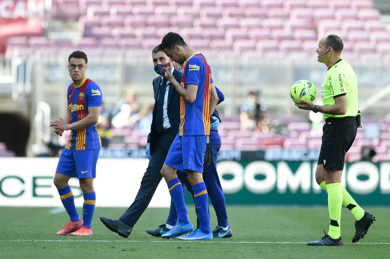 Sergio Busquets prende las alarmas en el Barcelona