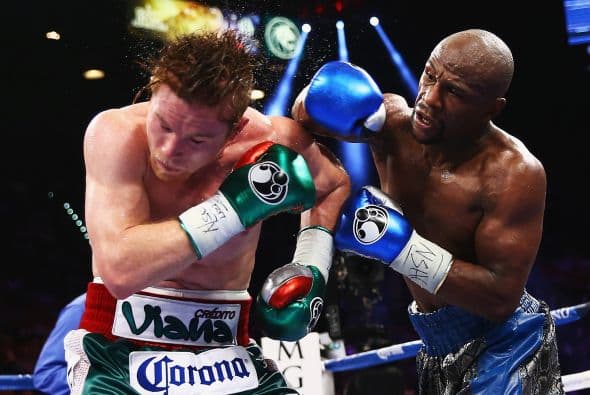 El Canelo desea reivindicarse el año que viene luego de su dudosa victoria sobre el cubano Erislandy Lara a quienes muchos vieron ganar. El Canelo quiere pelear con Miguel Cotto el 2 de Mayo del 2015, fecha complicada por la posible pelea del siglo entre Pacman y Mayweather.