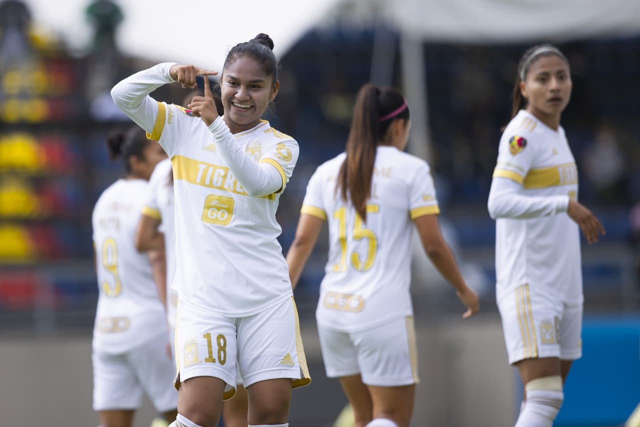 La jugadoras del América no pueden meter ni las manos y las regias se encargan de golear 0-4 al conjunto capitalino.
