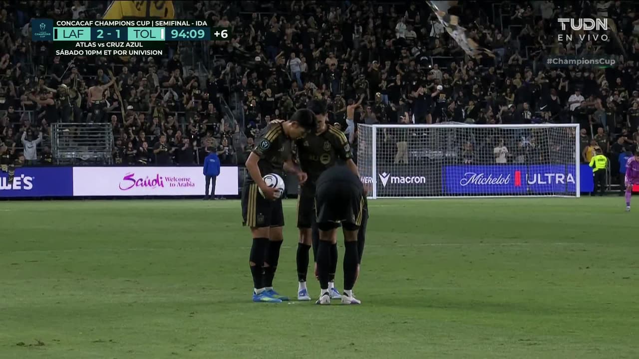 ¡TIRO ATAJADO! disparo por Ryan Porteous.