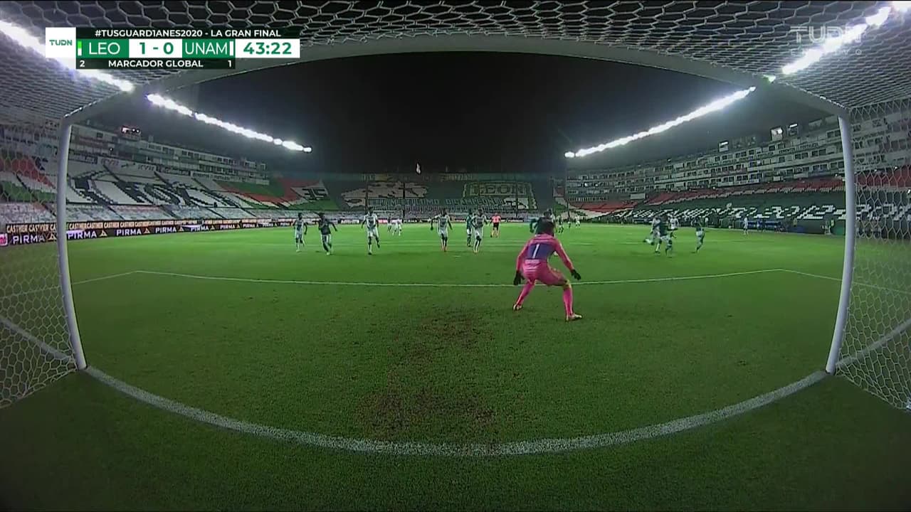 ¡TIRO ATAJADO! disparo por Juan Ignacio Dinenno.