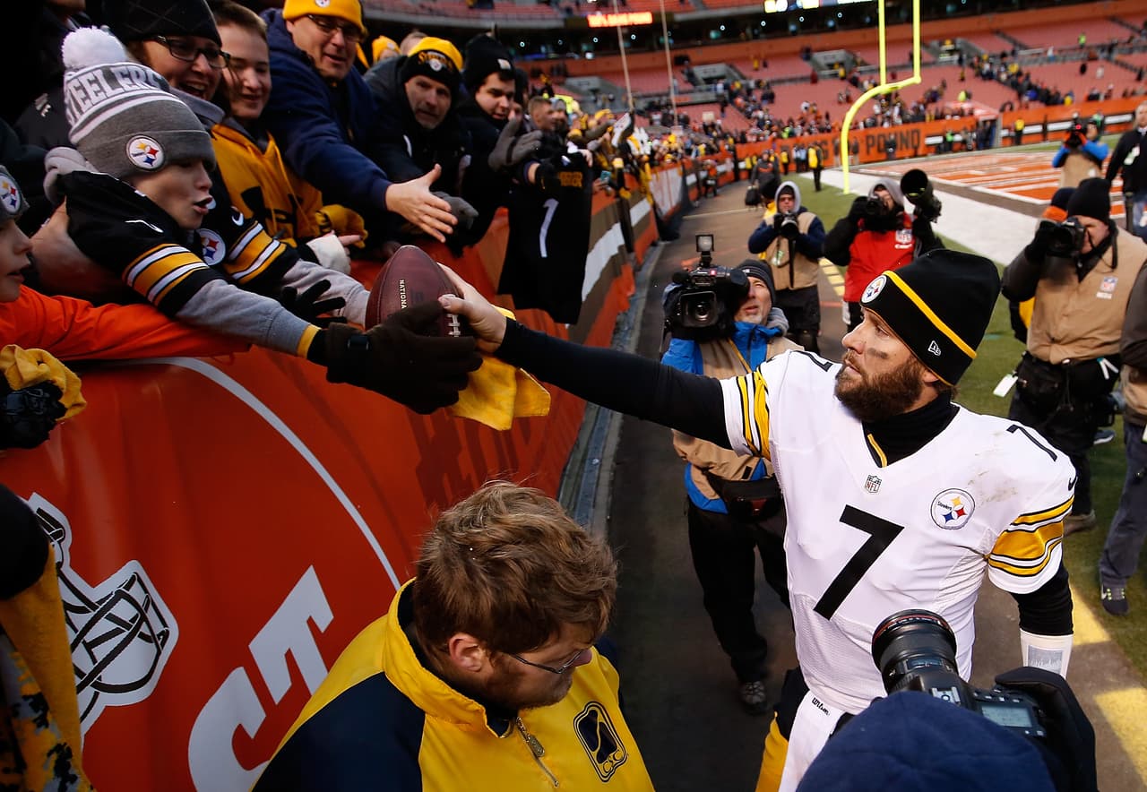 Adiós a la temporada regular de la NFL, y los fans demostraron toda su pasión por este deporte.