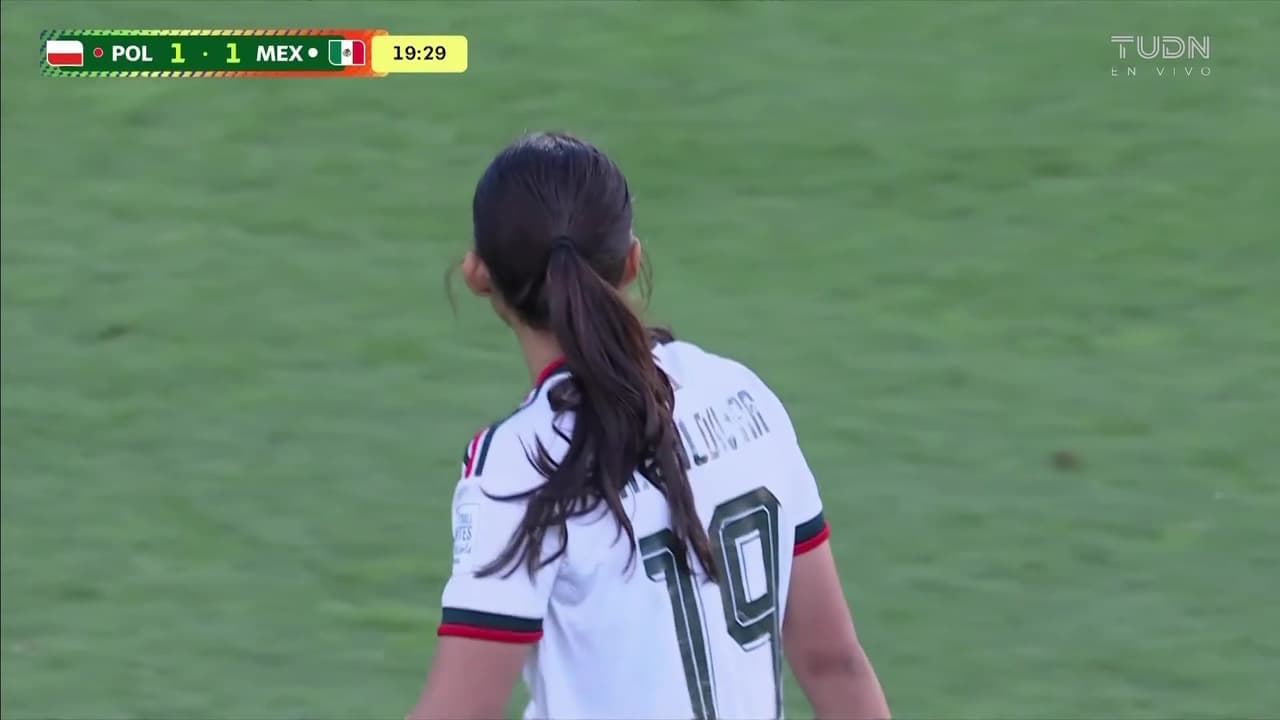¡El resbalón de Montse Saldivar que arrebata un gol a México vs. Polonia!