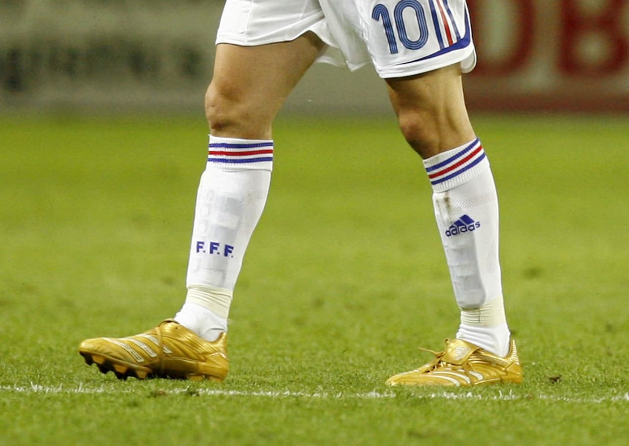 En el Mundial de Alemania 2006, en el que Francia llegó a la final contra Italia, 'Zizou' utilizó unas botas Adidas Predator especiales para él.