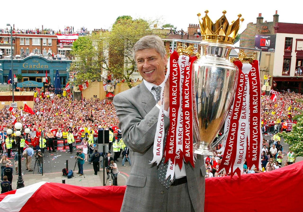 Y es que la Premier League 2003-2004 fue la última que levantó el estratega, que desde entonces se ha dedicado a ganar las trofeos locales, que para la fanaticada saben a poco, y a fracasar continuamente en Europa.