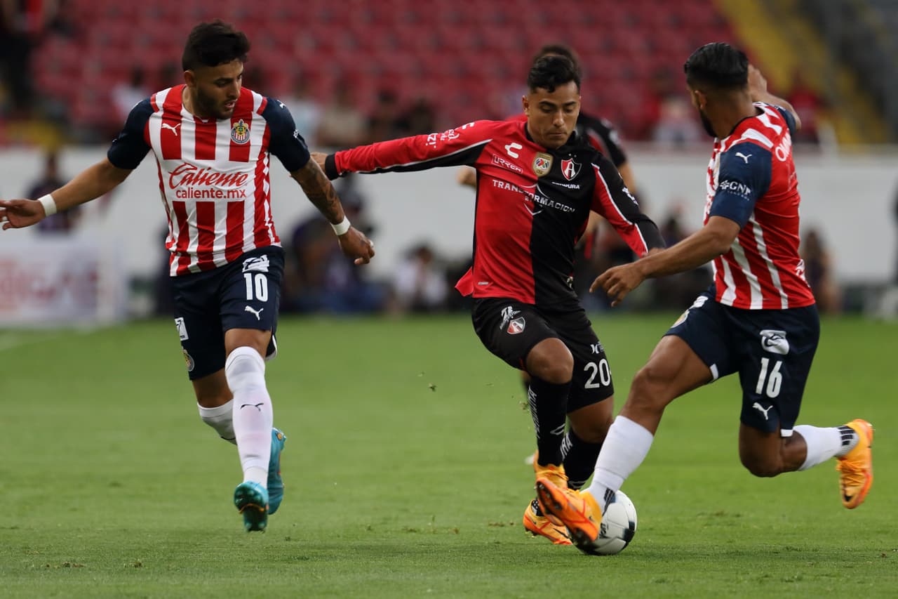 Con gol de último minuto el Atlas rescató un empate ante Chivas en el Clásico Tapatío.