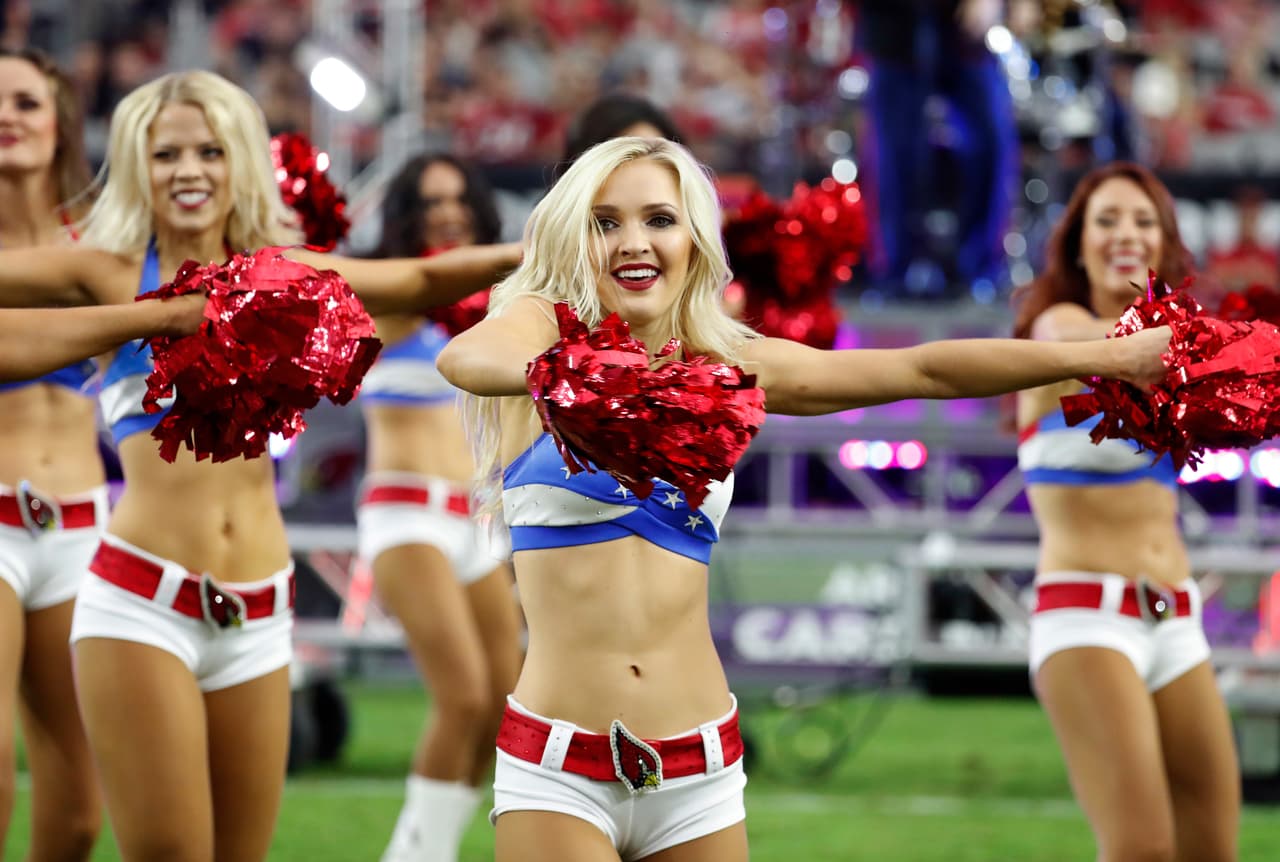 La Semana 12 de la NFL tuvo en la belleza y energía de las porristas en los estadios ese ingrediente perfecto para darle un color especial al fútbol americano estadounidense.