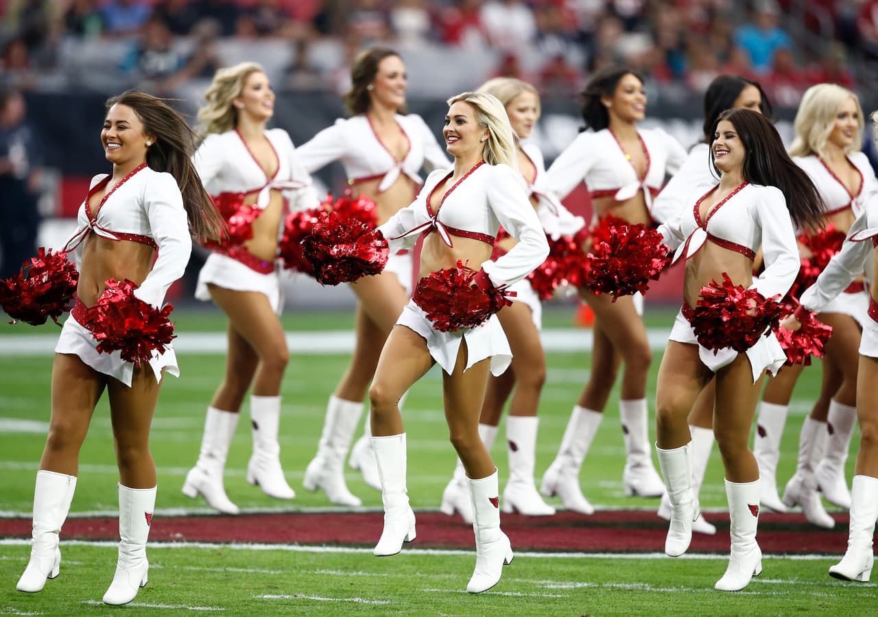 La Semana 12 de la NFL tuvo en la belleza y energía de las porristas en los estadios ese ingrediente perfecto para darle un color especial al fútbol americano estadounidense.