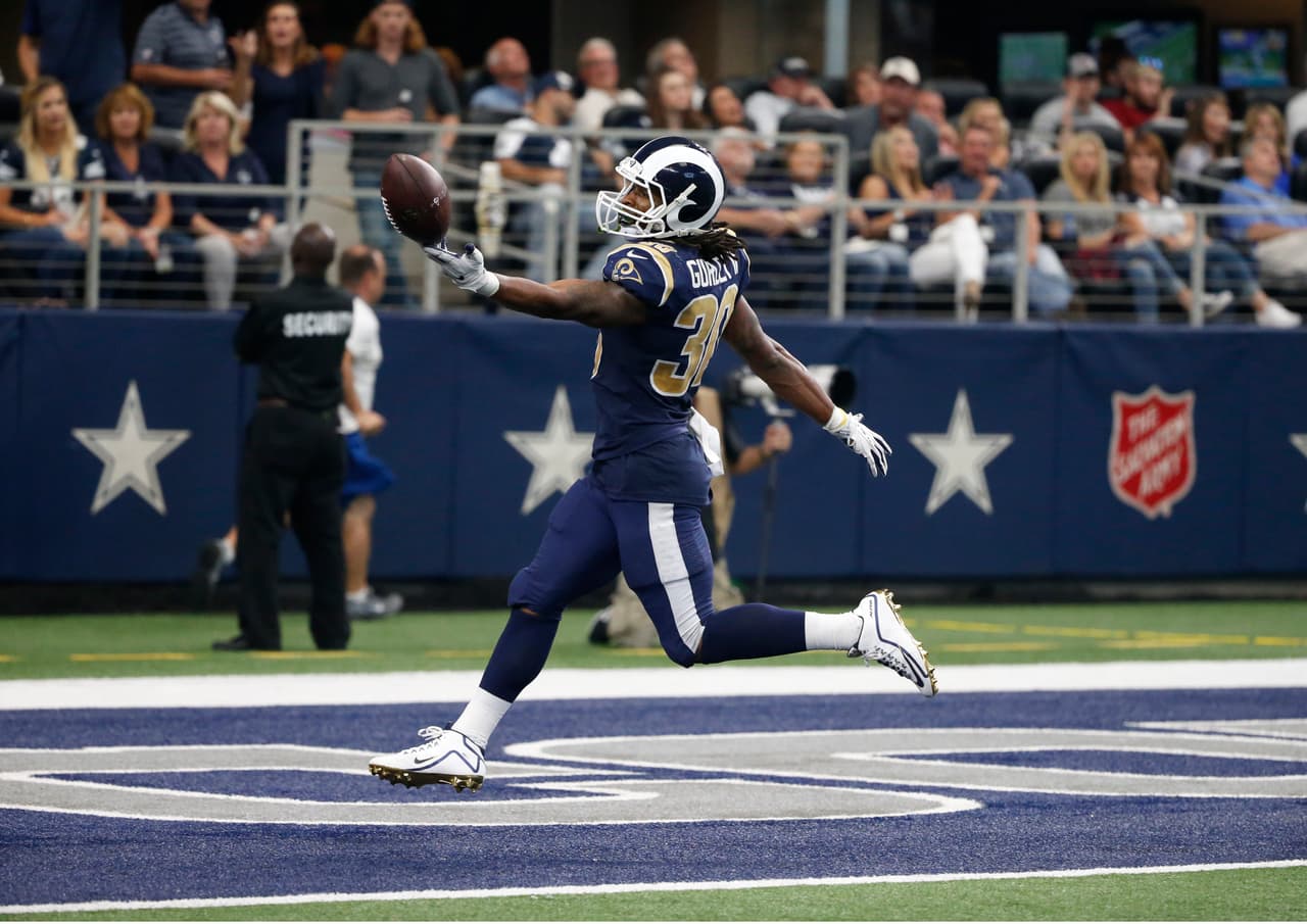 Todd Gurley se escapó hasta las diagonales 59 yardas en la jugada que cambió definitivamente el partido contra los Cowboys, en el AT&T de Arlington, Texas.
