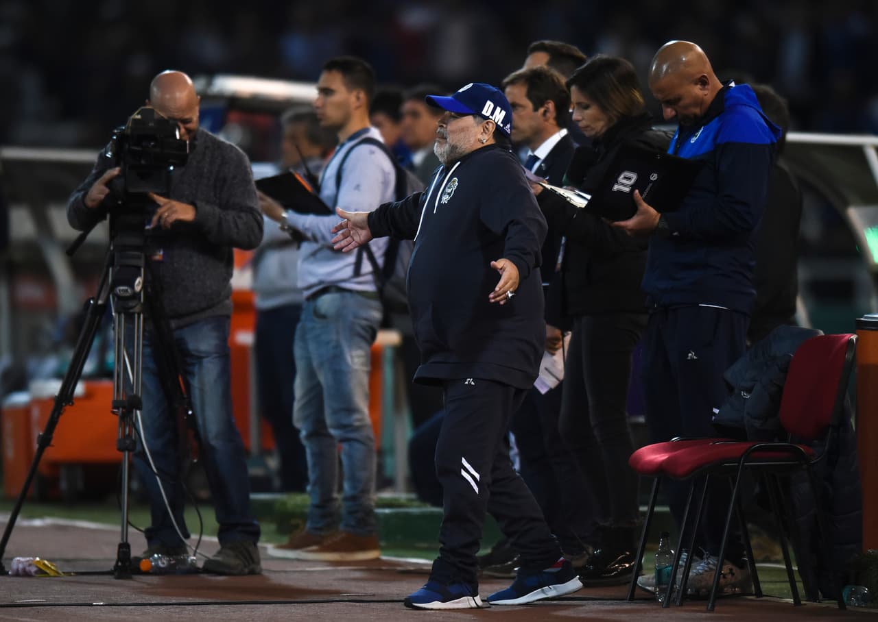 Sus reclamos son para el árbitro: "nació malo, es malo y se va a morir siendo malo", diría al final del encuentro.