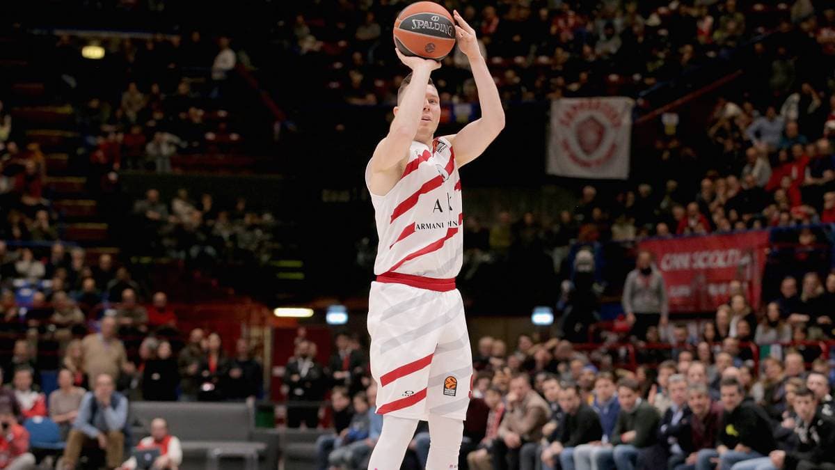 Más hermanos en la NBA: Pelicans firman al escolta Dairis Bertans