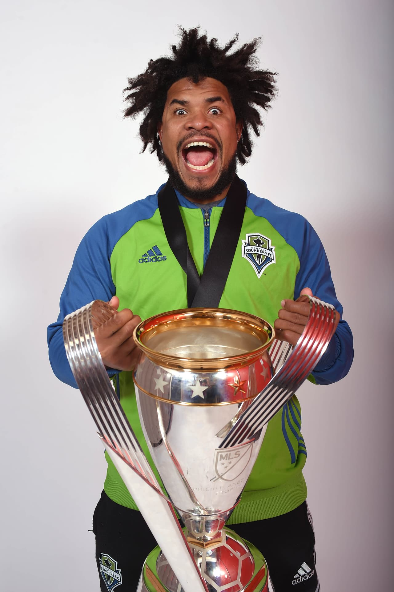 Seattle Sounders ganó dos MLS Cups en las últimas cuatro temporadas. En 2016, un orgulloso Román Torres mostraba al mundo el trofeo.