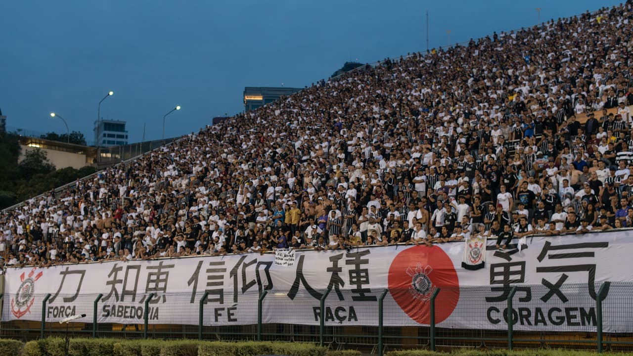 El Corinthians fue a Japón en 2012 para disputar el Mundial de Clubes contra el Chelsea. Lo ganó gracias a un gol del peruano Paolo Guerrero (es la última vez que un club sudamericano venció a uno europeo).