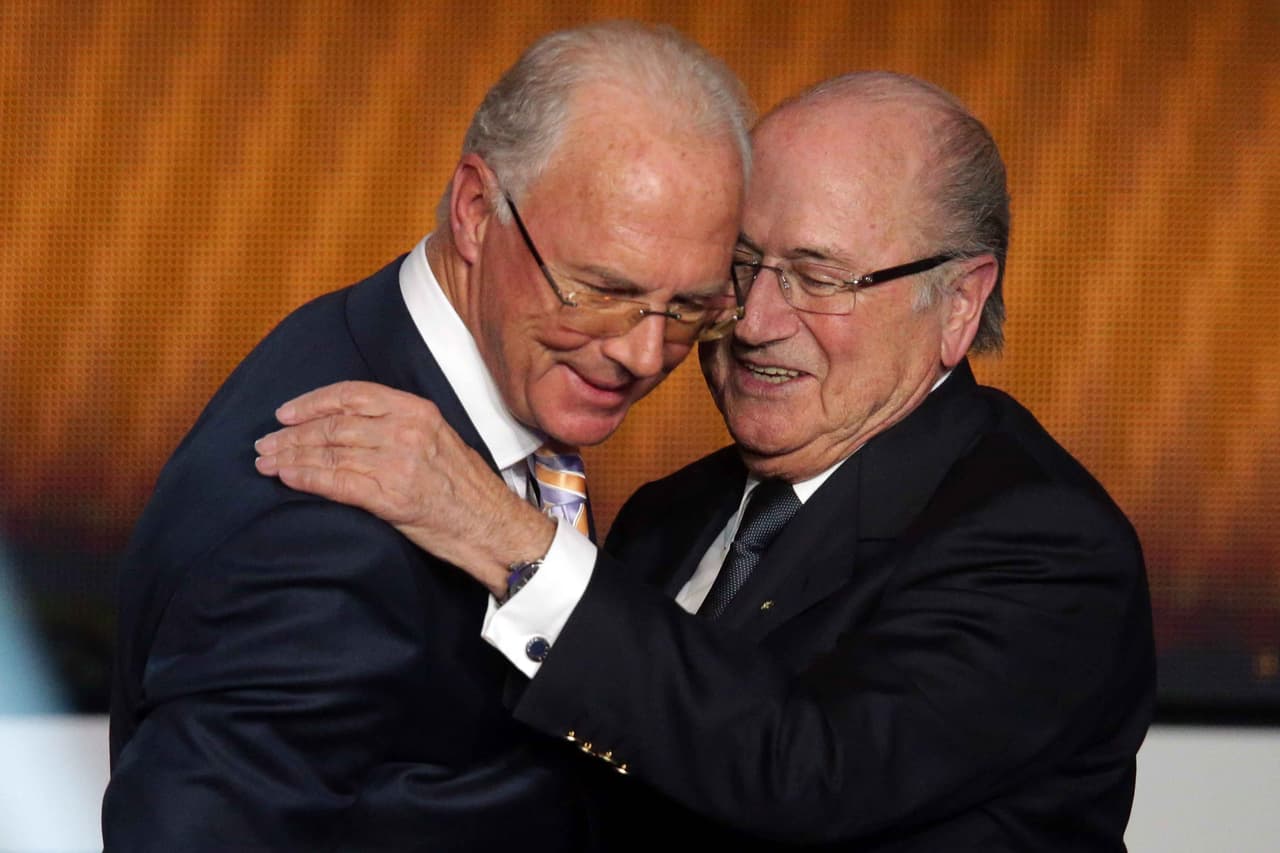 Blatter negó pedir dinero a Beckenbauer