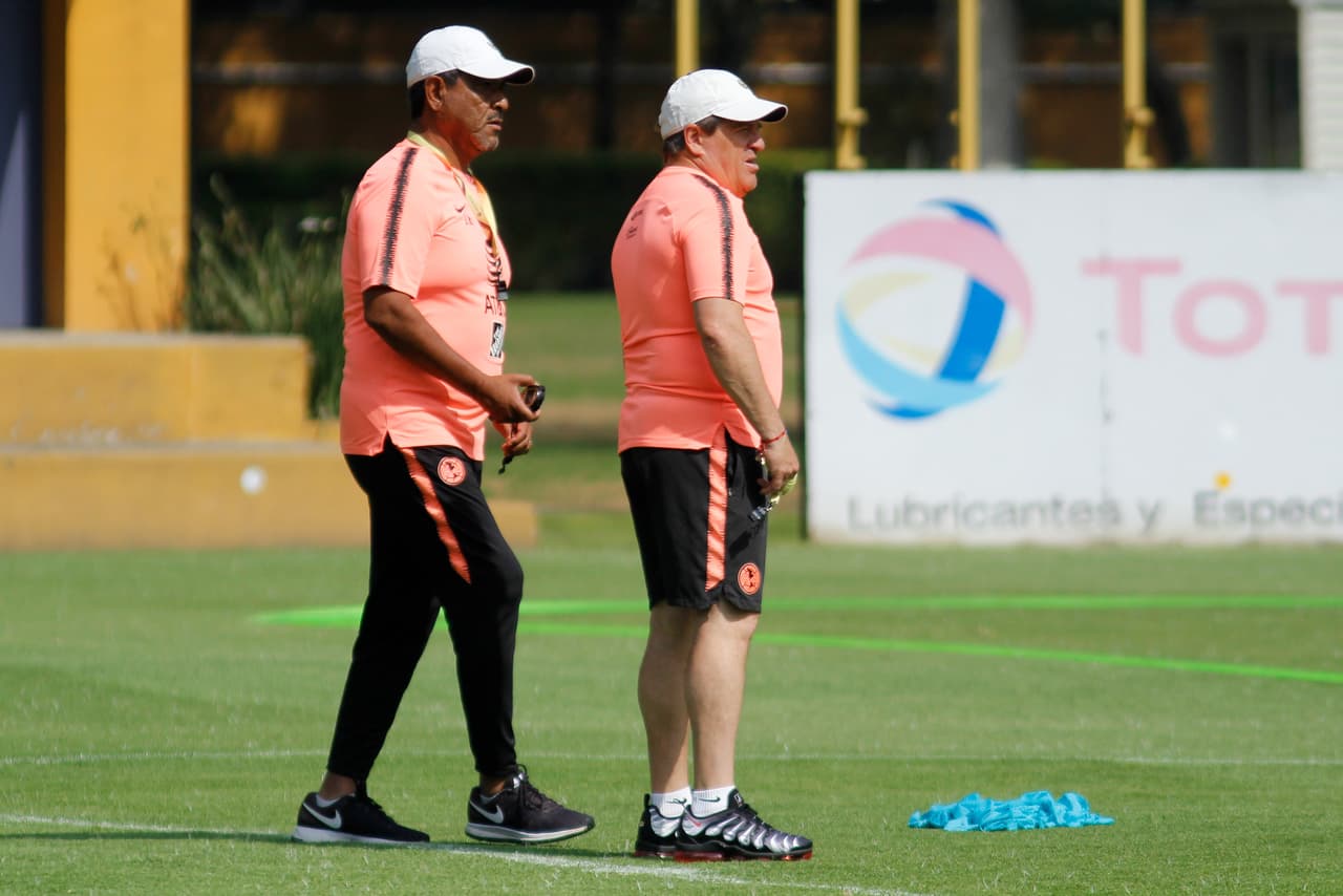 Incluso, el propio Herrera advirtió que el juvenil del América podría ser en cuatro años como Hirving Lozano, de gran actualidad en Europa.