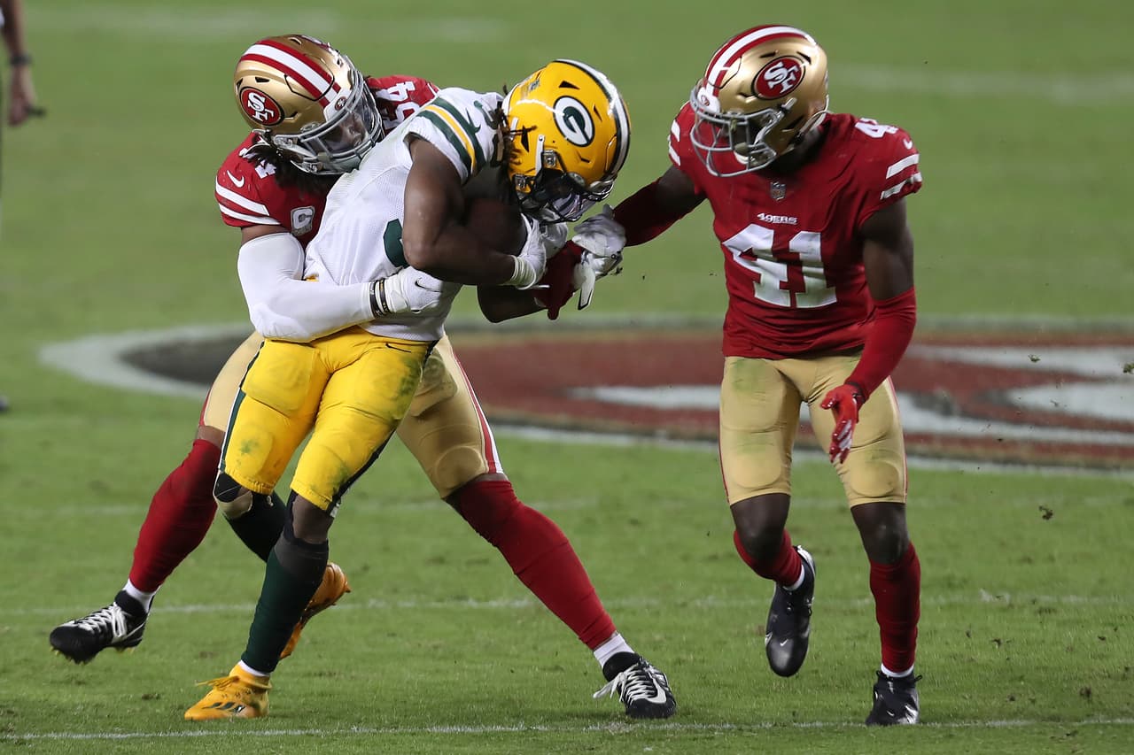 Aaron Rodgers tiene una gran noche y con cuatro pases de anotación sin intercepción, los Green Bay Packers vencen 34-17 a los San Francisco 49'ers.