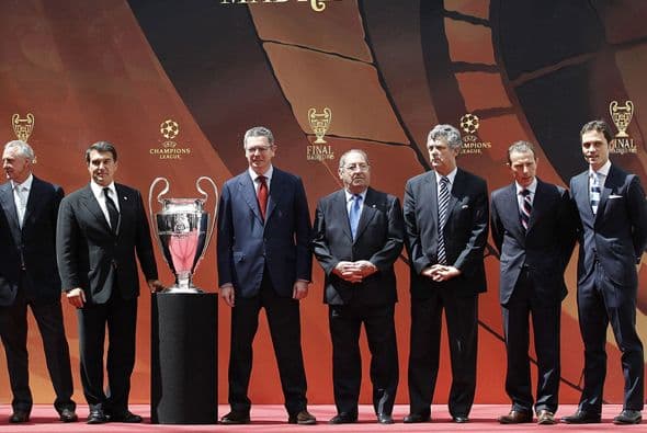 Los grandes personajes del fútbol del viejo continente invitaron al mundo a seguir la final el 22 de mayo.