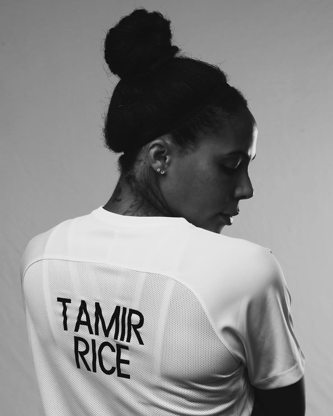 El niño afroamericano de 12 años fue asesinado por un policía al llevar una pistola de juguete.