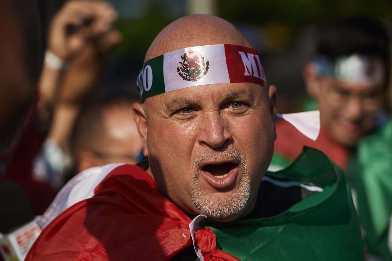 Los fanáticos mexicanos se toman los alrededores del Soldier Field de Chicago, previo a la Final de la Copa Oro entre Estados Unidos y México.