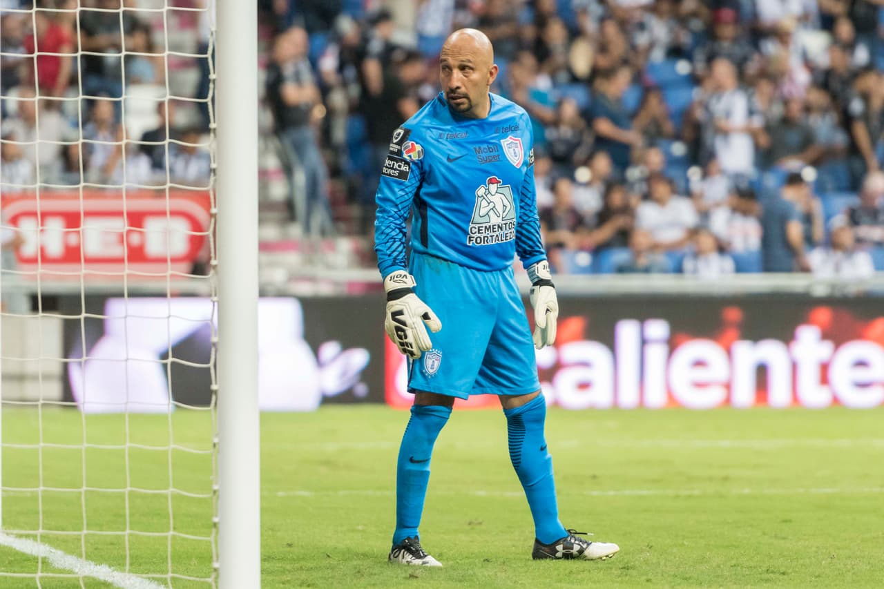 En los dos goles que recibió, Óscar "Conejo" Pérez poco pudo hacer para evitar la caída de su marco.