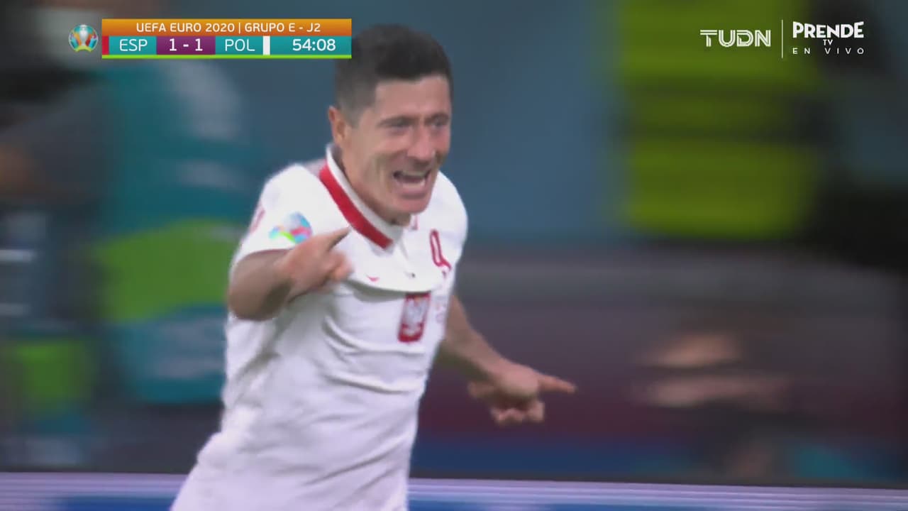 ¡Aparece el goleador! Lewandowski marca de cabeza el 1-1 sobre España