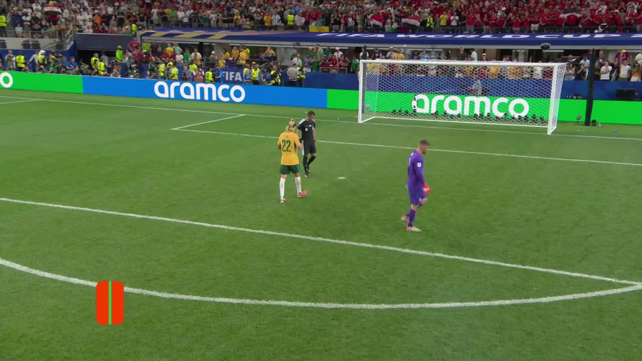 ¡GOL!  anota para Australia. Jackson Irvine