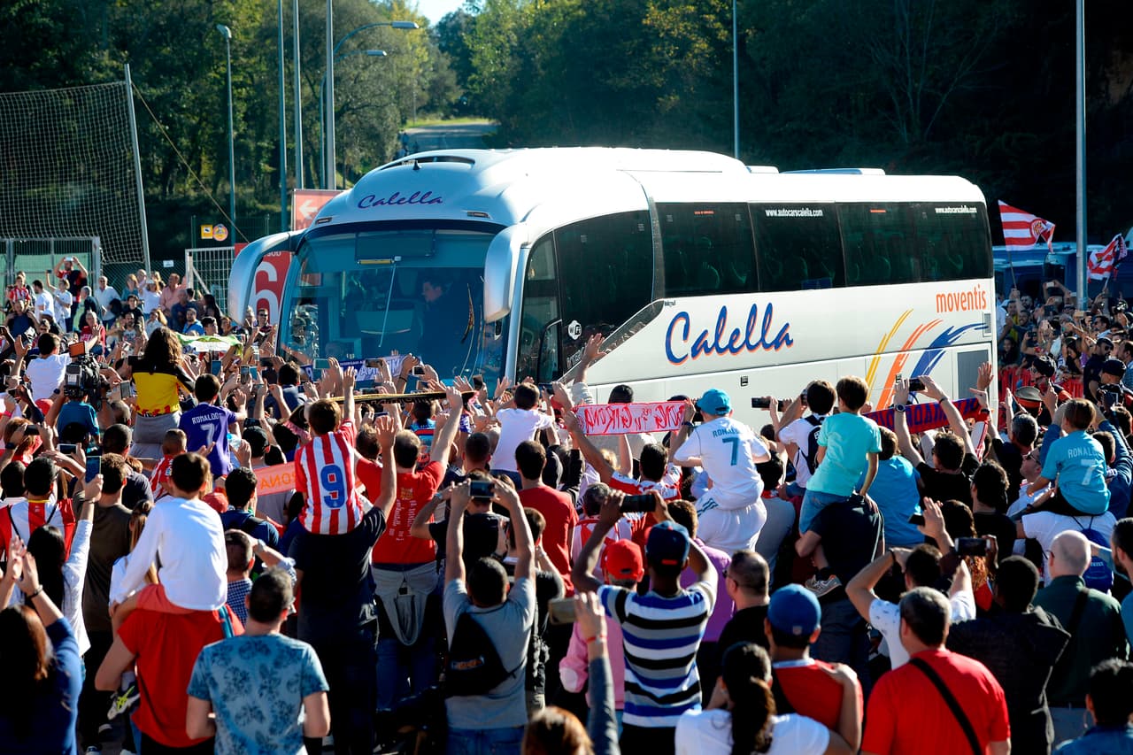 La situación política que vive Cataluña, en medio de sus independentistas, hacían de este partido un evento esperado por todos.