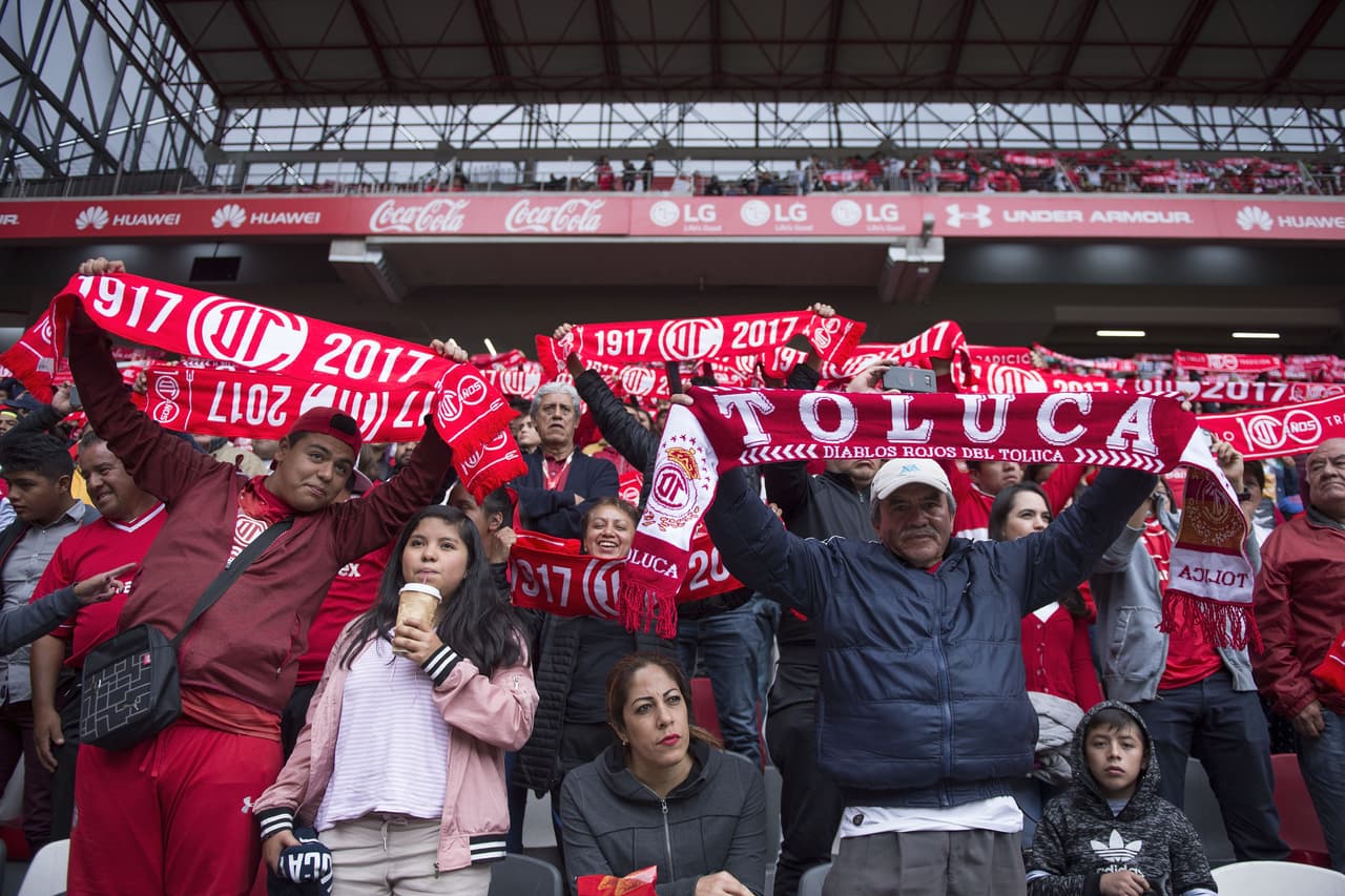 La fiesta de los locales era grande porque su equipo cumple una importante campaña, que lo tiene aún entre la zona de la Liguilla.