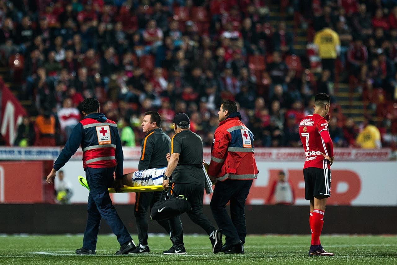 Hirving Lozano también se perdió los duelos eliminatorios ante Costa Rica y Trinidad por la lesión sufrida en Tijuana luego de una dura entrada de Michael Orozco.